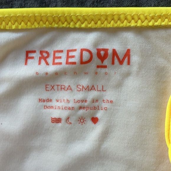 NWT Freedom Beachwear yellow adjustable strap Bikini set - Picture 14 of 16